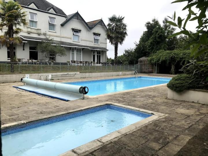 Self-Catering Studio In Beautiful Charmouth Exterior photo