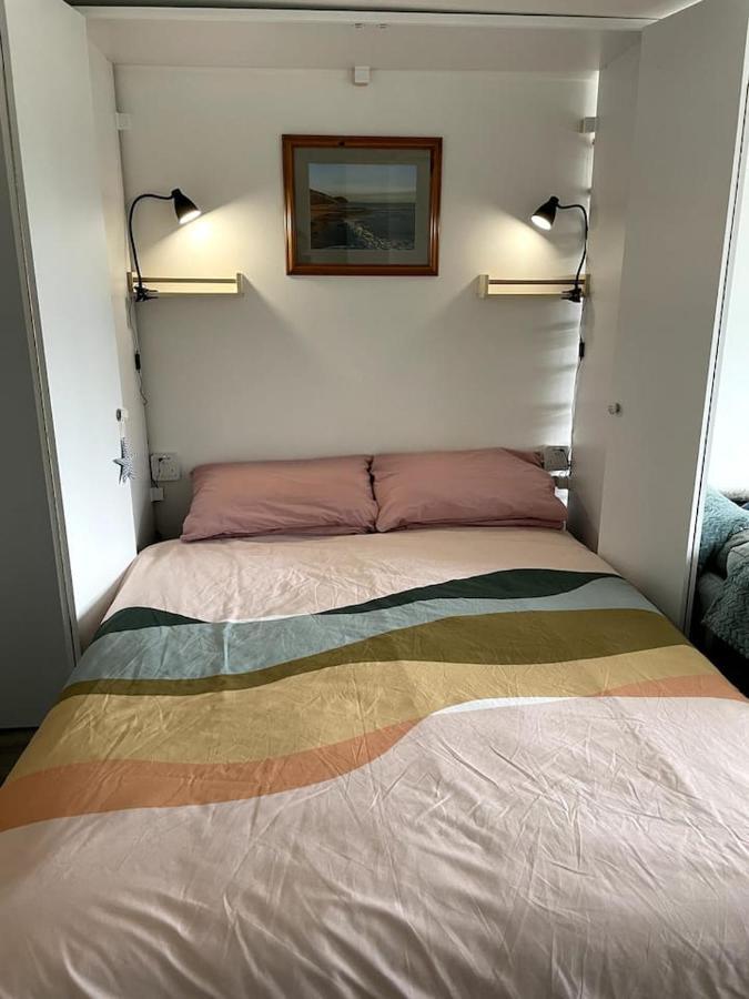 Self-Catering Studio In Beautiful Charmouth Exterior photo
